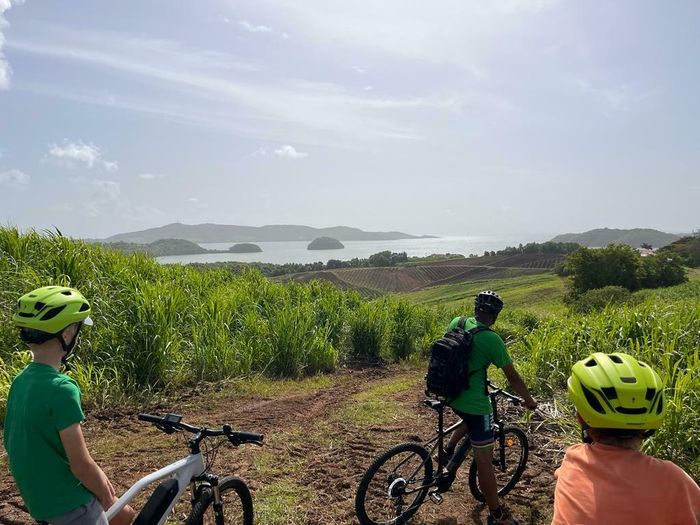 Visite guidée en VTT ÉLECTRIQUE de l&rsquo;exploitation agricole des rhums la baie des trésors., Habitation du Galion, La Trinité