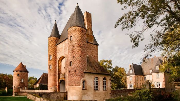 Visite guidée et animée du château du Riau, Chateau du riau, Villeneuve-sur-Allier