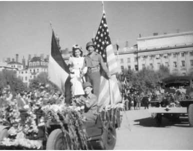 Visite Guidée Lyon Capitale de la Résistance et Jean Moulin et l’Armée des Ombres, Place Bellecour, Lyon