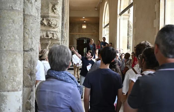 Visite historique de la crypte à l&rsquo;Hôtel du Département, Hôtel du Département et Préfecture, Angers