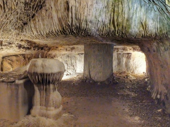 Visite libre de la grotte pétrifiante de Trôo, Grotte pétrifiante de Trôo, Troo