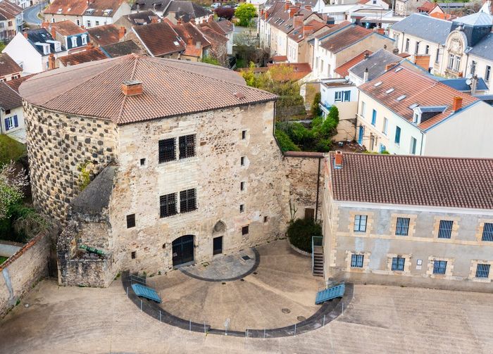 Visite libre de la Tour Prisonnière, La Tour prisonnière et les Souterrains, Cusset