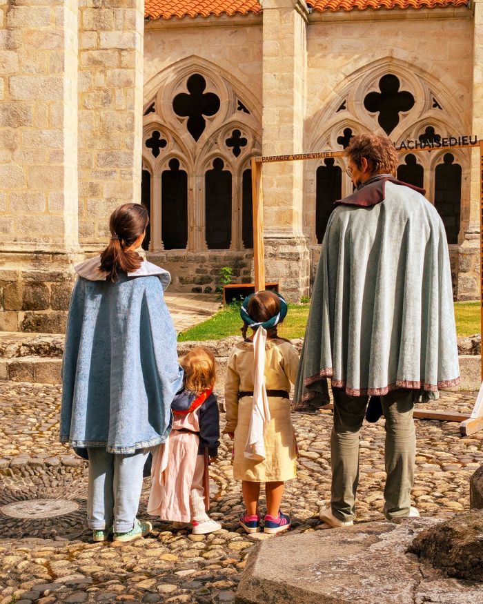Visite libre de l&rsquo;abbaye et jeux en accès libre dans le cloître, Abbaye de La Chaise-Dieu, La Chaise-Dieu