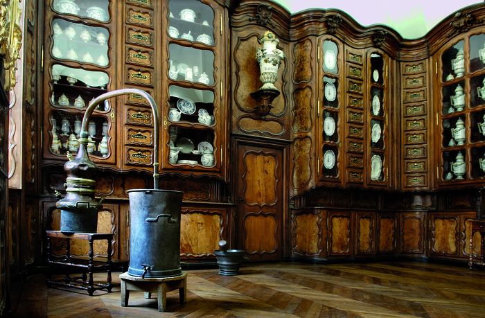Visite libre de l’apothicairerie de l’Hôtel-Dieu, Apothicairerie de l’Hôtel-Dieu, Flacé