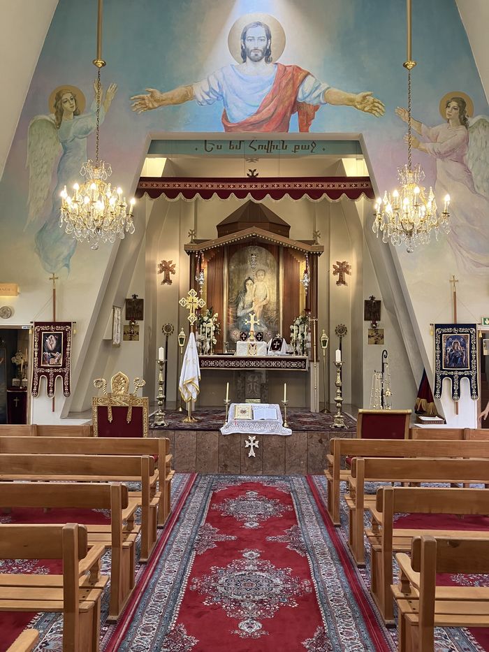 Visite libre de l’église apostolique arménienne Sainte Marie Mère de Dieu, Église Apostolique Arménienne Sainte Marie Mère de Dieu, Issy-les-Moulineaux