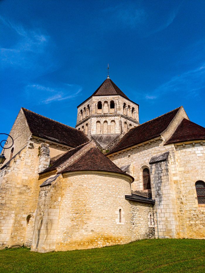 Visite libre de l’église Romane, Église romane de Laroche-Saint-Cydroine, Laroche-Saint-Cydroine