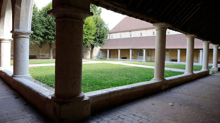 Visite libre du cloître des Cordeliers, Conservatoire de Chartres, Chartres