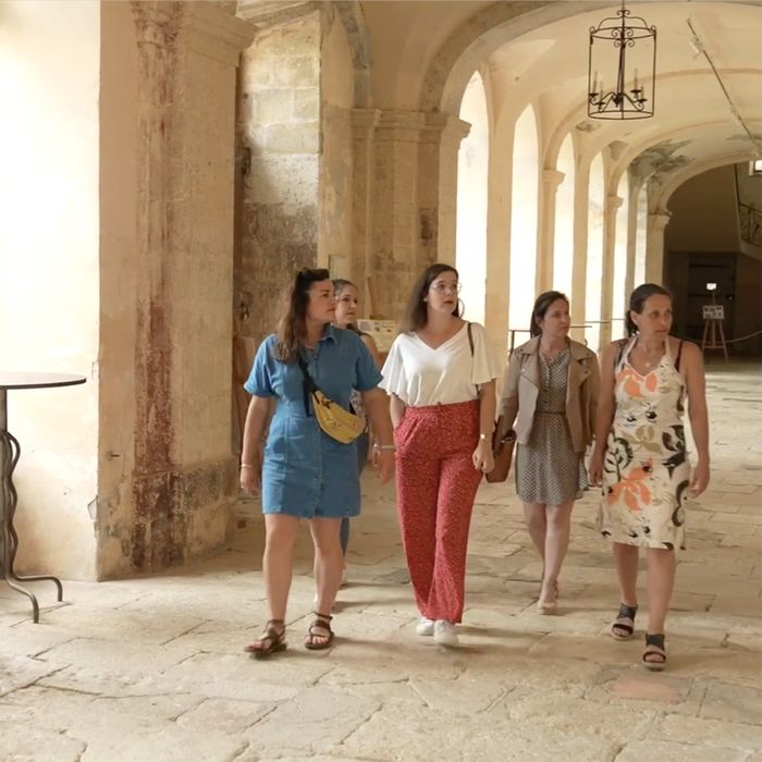 Visite libre et documentée du Château Abbaye de Cassan, Château-abbaye de Cassan, Roujan