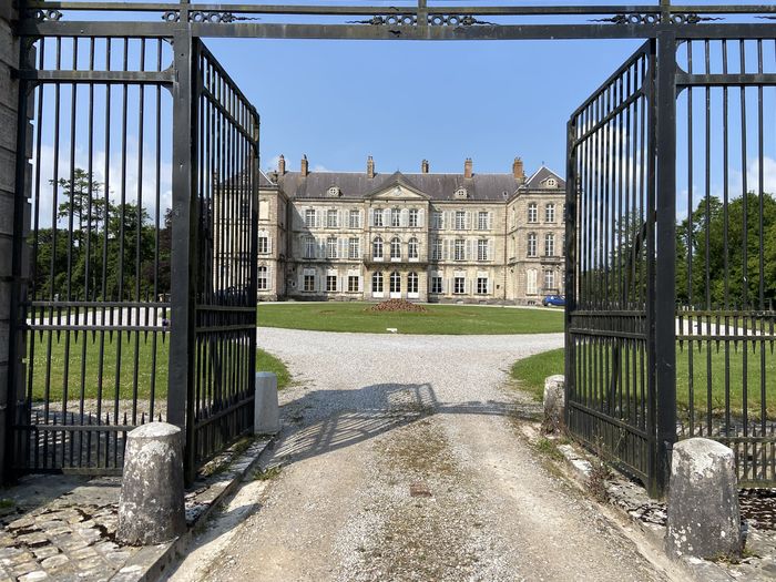 Visite libre et visite guidée du Château de Colembert, Château de Colembert, Le Wast