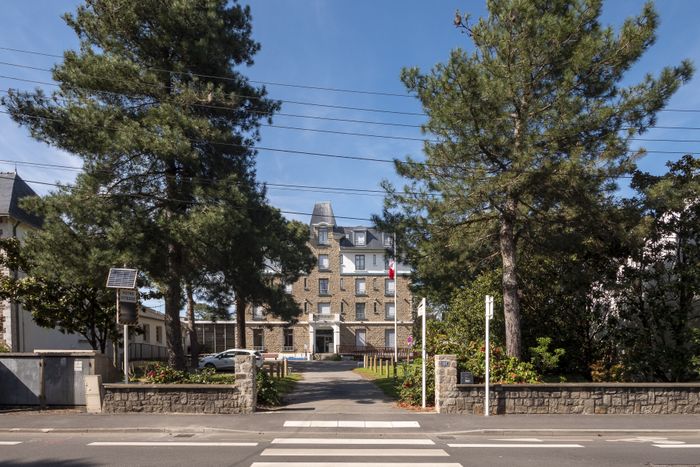 Visites guidées de la bibliothèque et de son salon de lecture, Bibliothèque Henri Queffélec, La Baule-Escoublac