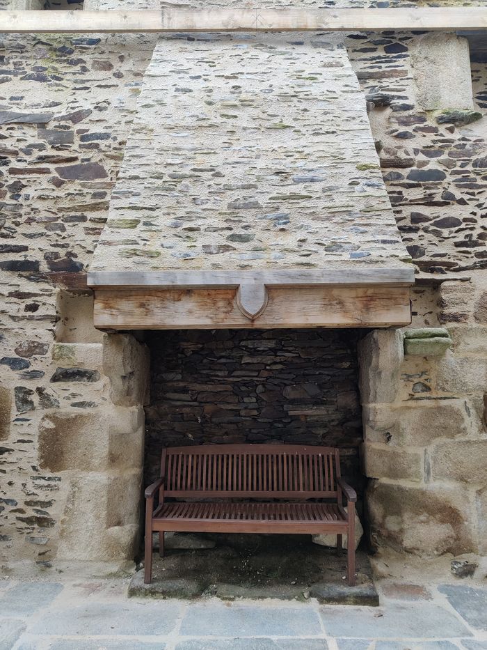 Visites guidées d’un domaine d’origine médiévale, L’Improbable café culturel et l’écho du colombier, Plestin-les-Grèves