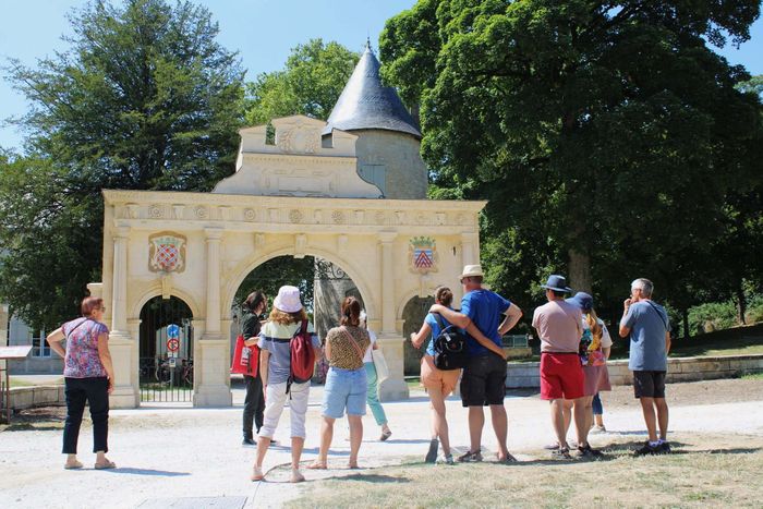 Visites guidées : le château médiéval de Surgères, Château médiéval de Surgères, Surgères