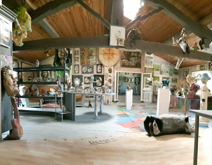 Visitez le MIDI – Musée idéal Des Invendus, Le Musée Idéal Des Invendus (MIDI), Veilhes