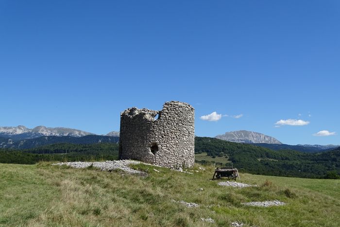 Visitez les moulins à vent de la Mure, Moulins à vent de la Mure, Vassieux-en-Vercors