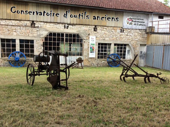 Voyage dans le temps au conservatoire d’outils anciens : démonstrations artisanales et découverte d’une église, Village de Mayrinhac-Lentour, Mayrinhac-Lentour