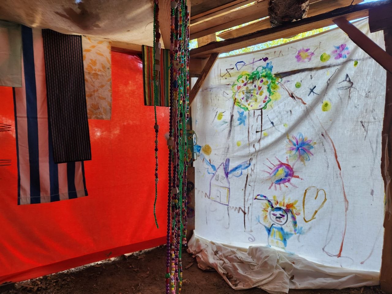 Atelier peinture, Cabane Sensass