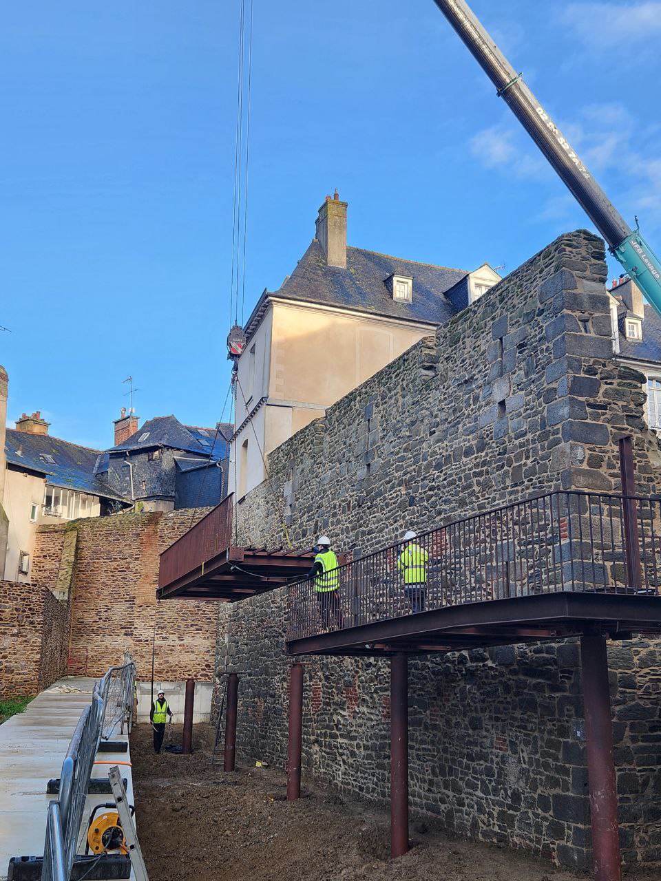 Promenade des remparts à Rennes : la passerelle des Chandelières