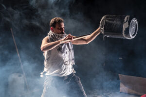 Extrait de And Here I Am - Oliver King